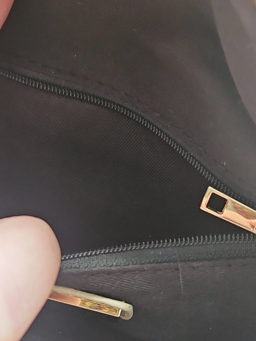 Taupe Quilted Vegan Leather Crossbody Pouch – EUC (Strap Flaw Noted) - Picture 11 of 17